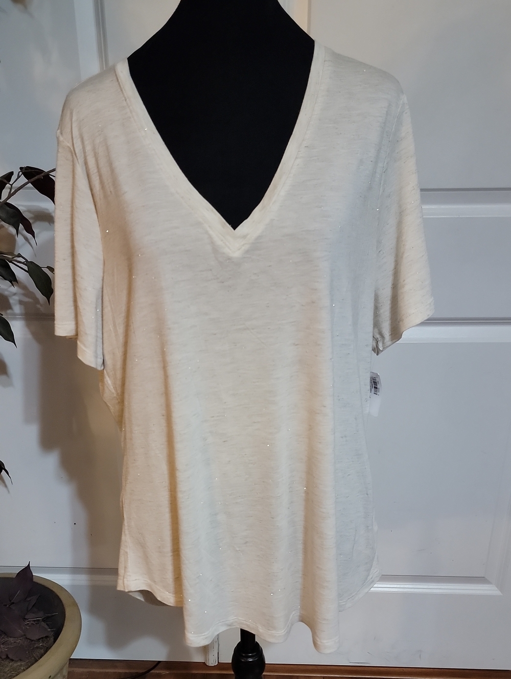 Old Navy Sparkle V-Neck Short Sleeve Tee in Off-White